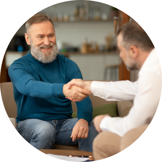 Profesional inmobiliario negociando